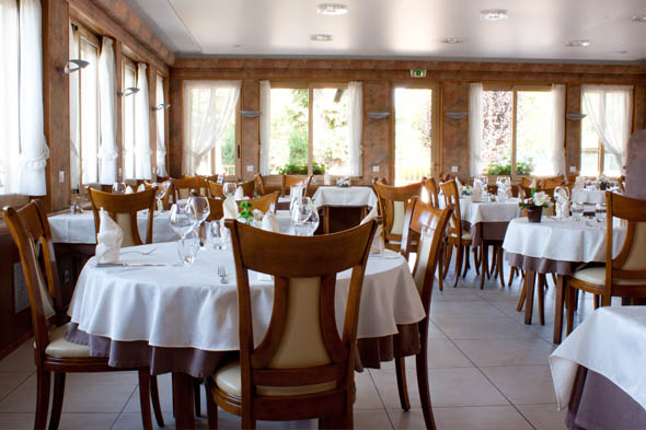 Restaurant avec salle de réunion